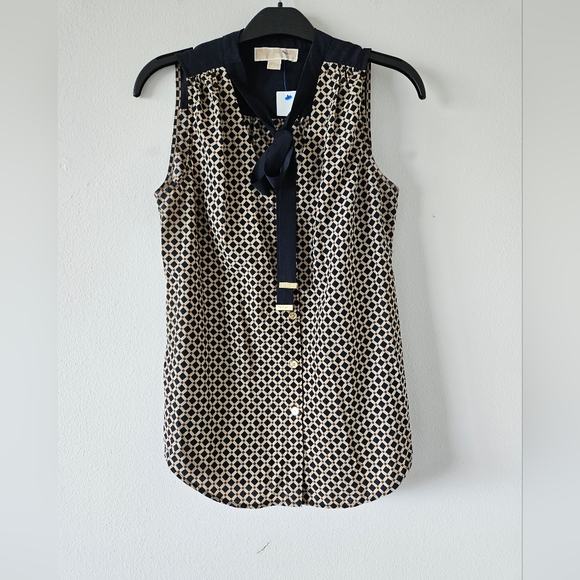 Michael Kors Tops - 🌼 Michael Kors sleevless blouse black/beige lightweight size XS 🌼
